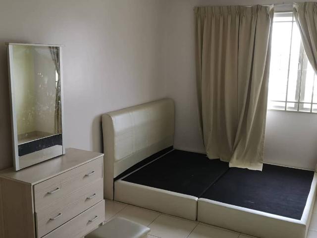 Room for rent in Petaling, Alam Impian