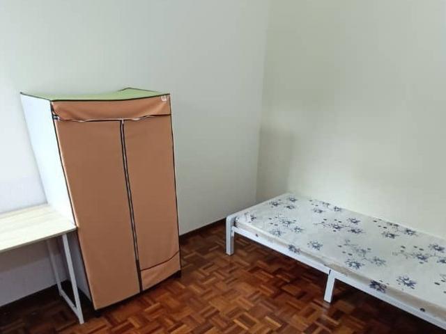 Room for rent in Petaling, Alam Impian
