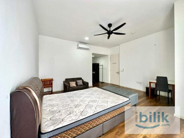 Room for rent in Petaling, Alam Impian