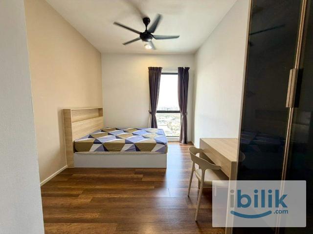 Room for rent in Petaling, Alam Impian