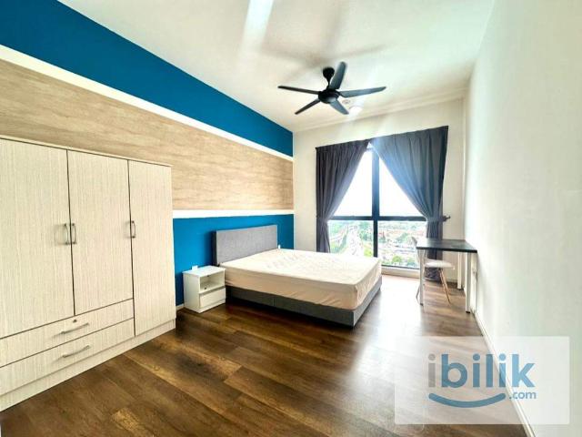 Room for rent in Petaling, Alam Impian