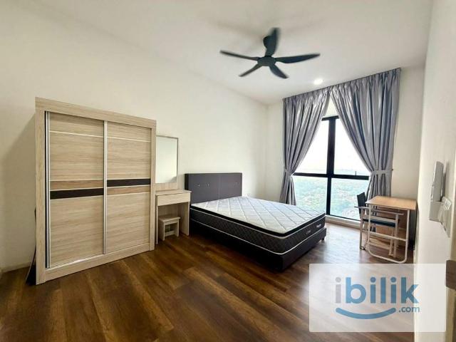 Room for rent in Petaling, Alam Impian
