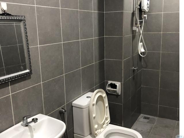 Room for rent in Petaling, Alam Impian