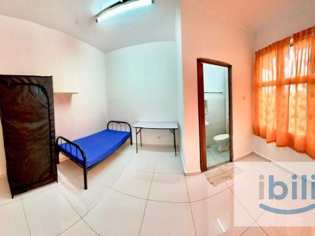 Room for rent in Taman Puchong Prima, Majlis Bandaraya Subang Jaya
