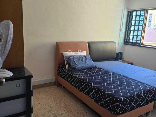 Room for rent in Thomson, Singapore