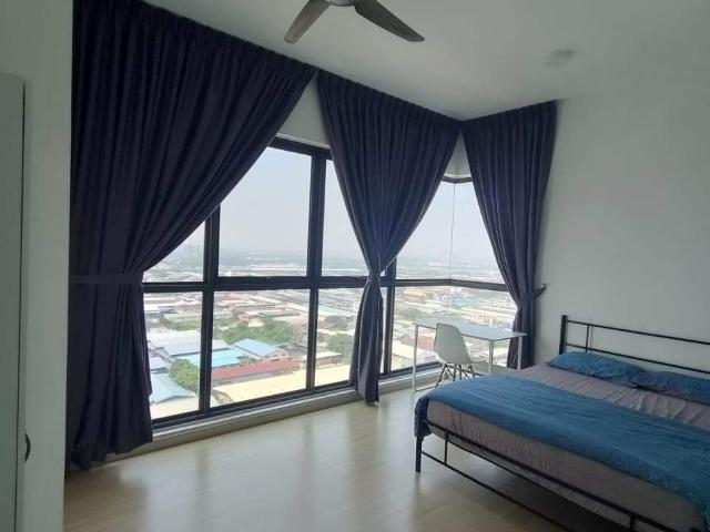 Room for rent in Petaling, Alam Impian