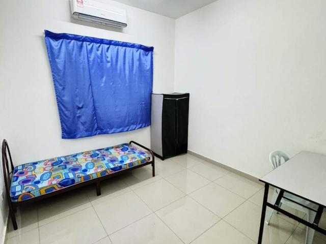 Room for rent in Petaling, Alam Impian