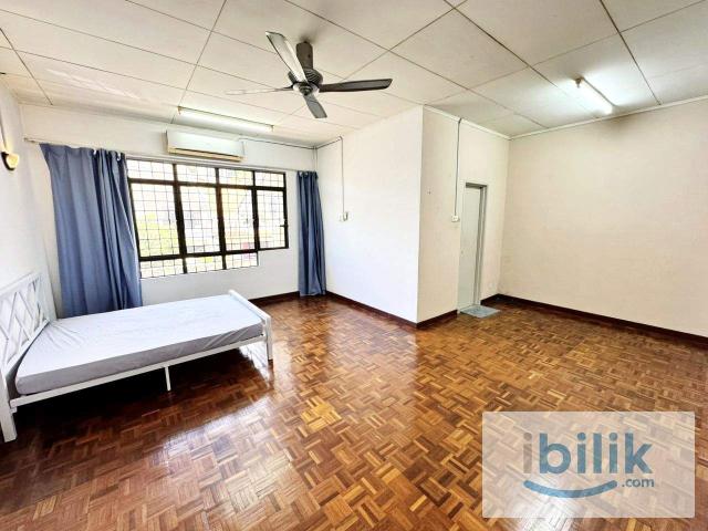 Room for rent in Petaling, Damansara Damai