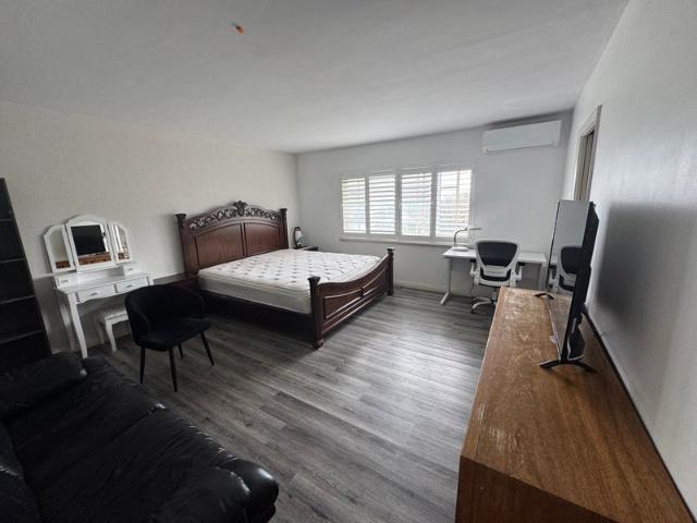 Room for rent in La Habra, California