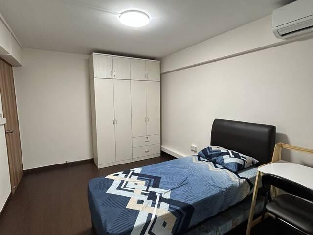 Room for rent in Macpherson