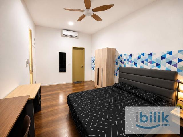 Room for rent in Petaling, Alam Impian
