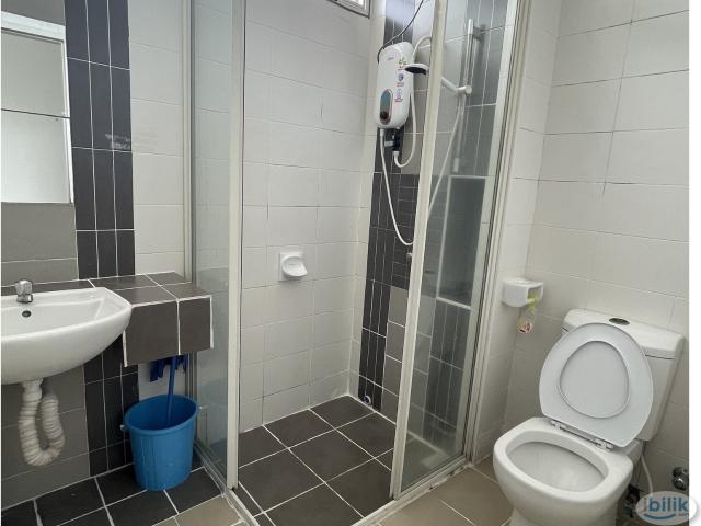 Room for rent in Petaling, Alam Impian