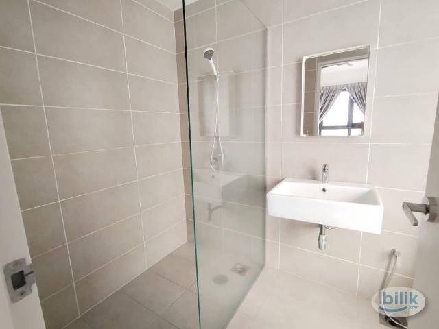 Room for rent in Petaling, Alam Impian