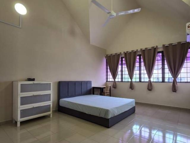 Room for rent in Petaling, Damansara Damai