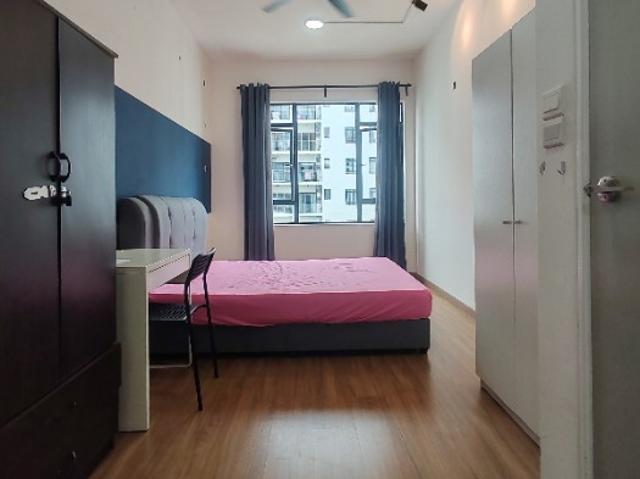 Room for rent in Petaling, Alam Impian