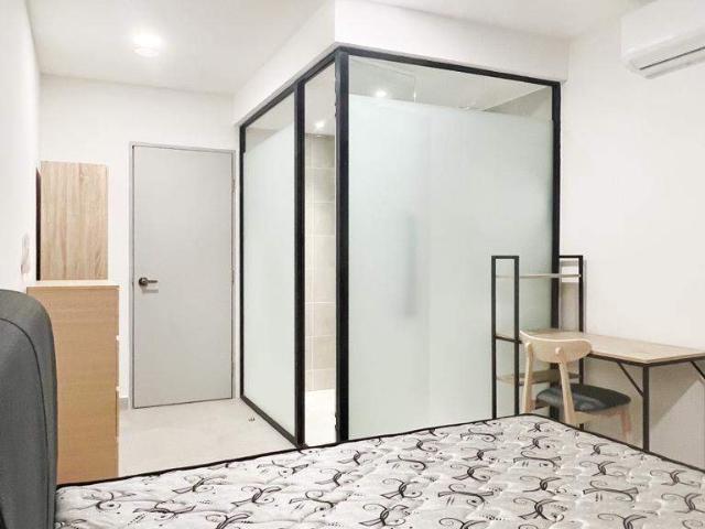 Room for rent in Petaling, Alam Impian