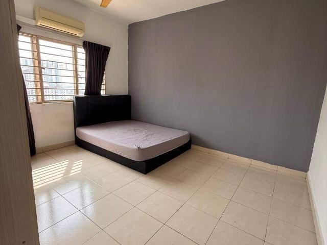 Room for rent in Petaling, Damansara Damai