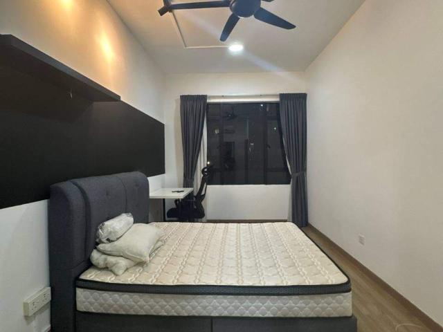 Room for rent in Petaling, Alam Impian