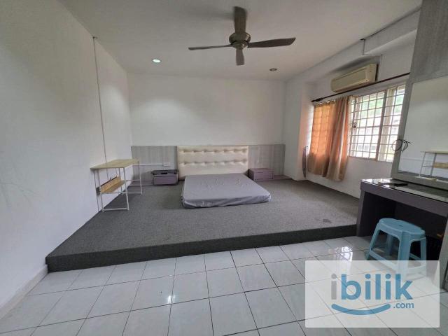 Room for rent in Alam Impian, Selangor
