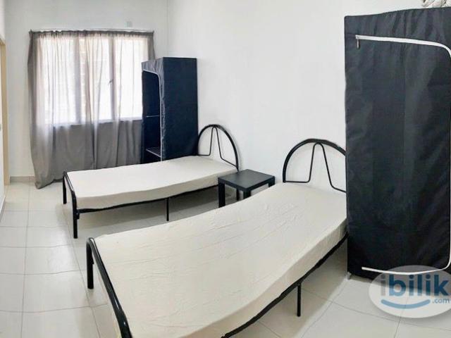 Room for rent in Petaling, Alam Impian