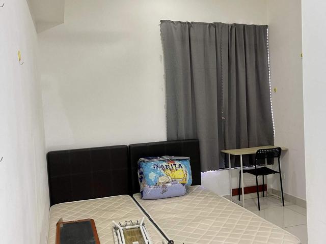 Room for rent in Petaling, Alam Impian