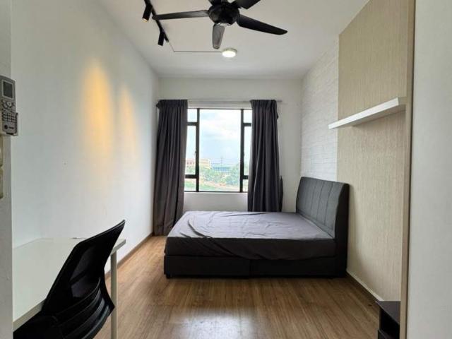 Room for rent in Petaling, Alam Impian