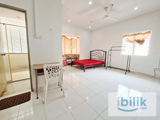 Room for rent in Seksyen U13, Shah Alam