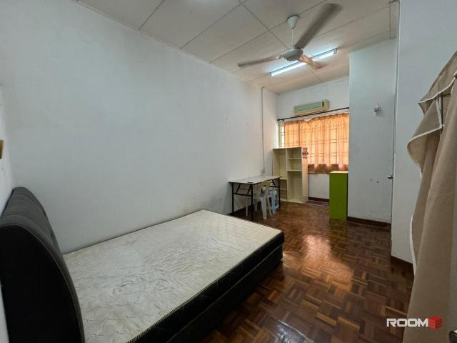 Room for rent in Petaling, Damansara Damai
