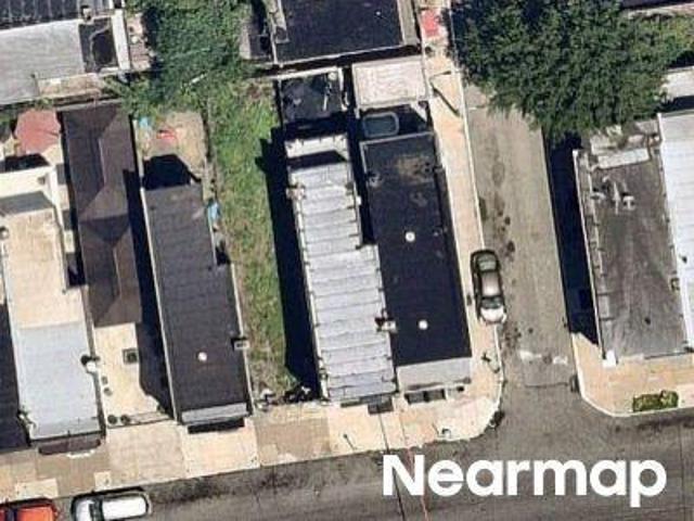 Townhouse for sale in Carroll Park, Philadelphia