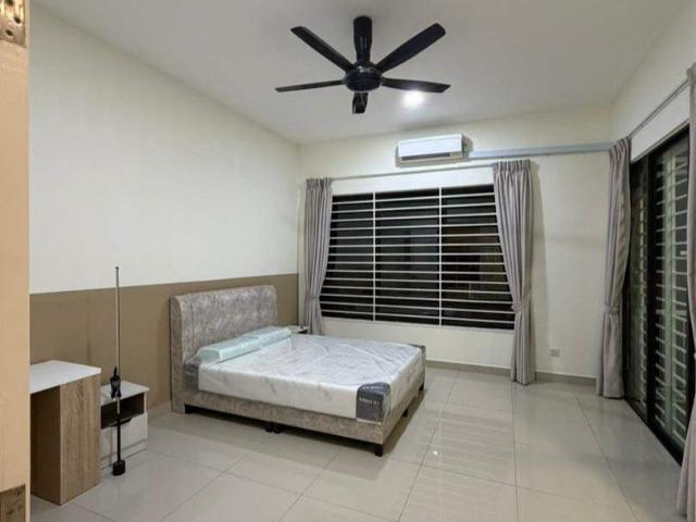 Room for rent in Petaling, Alam Impian