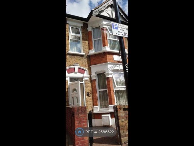 House for rent in London Borough of Newham, Greater London
