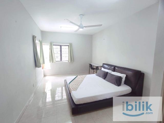 Room for rent in PJU 6, Petaling Jaya