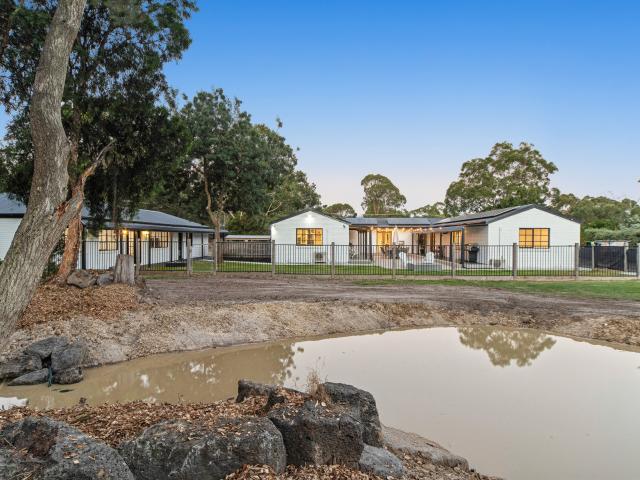 Cottage for sale in Camerons Creek, Victoria