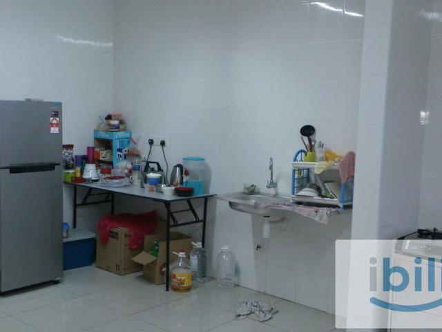 Room for rent in Petaling, Alam Impian