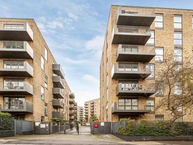 House for sale in Greater London