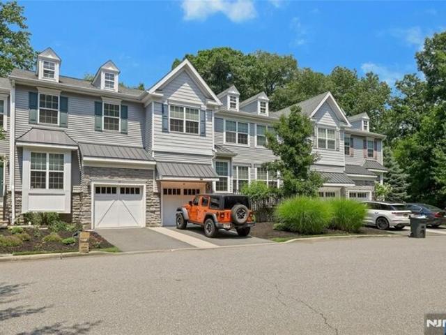 Condo for sale in Waldwick, New Jersey