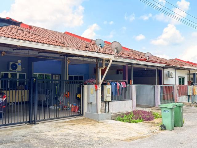 Terraced House for sale in Kuching, Bahagian Kuching