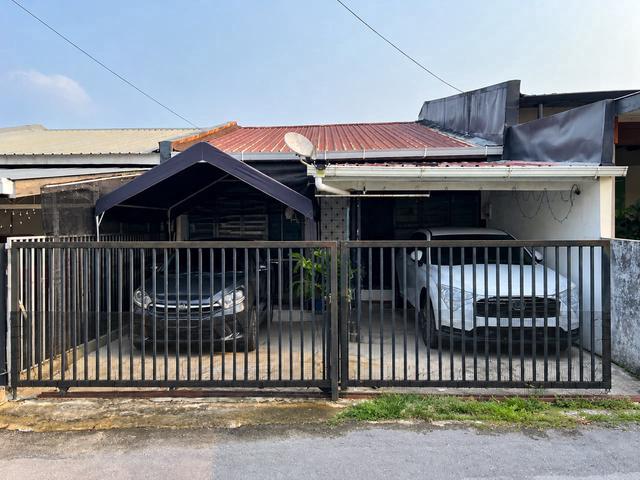 Terraced House for sale in Kuching, Bahagian Kuching