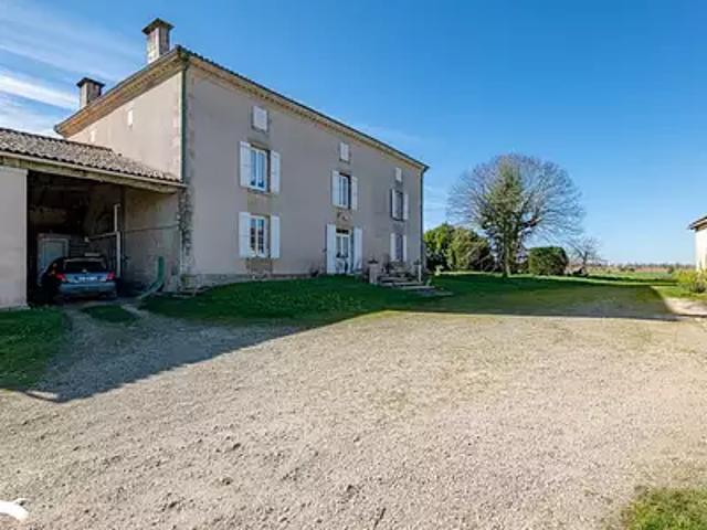 Maison vente à Saint-Jean-d'Angély, Paillé