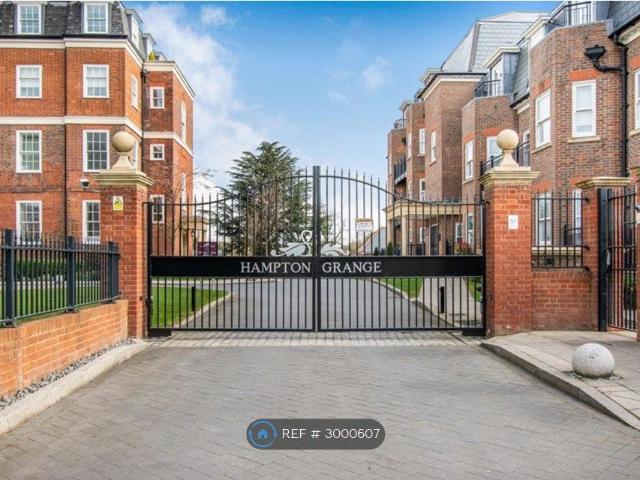 Apartment for rent in Widmore, Greater London