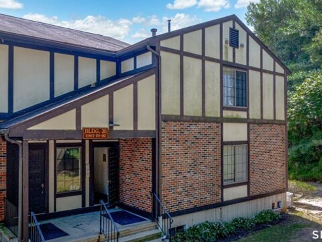 Condo for sale in Parkway Plaza, Hamden