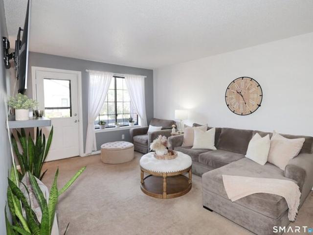 Condo for sale in Hamden, Connecticut