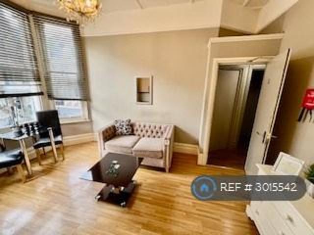 Apartment for rent in West Kensington, Greater London