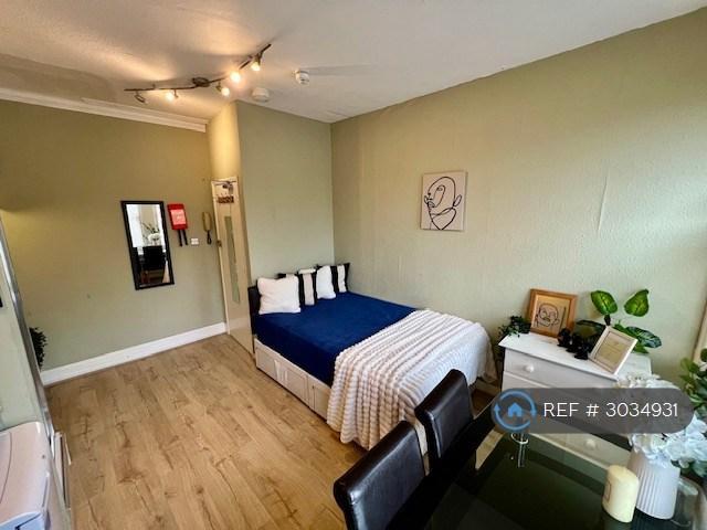 House for rent in West Kensington, Greater London