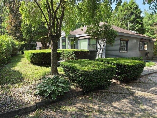 House for sale in Wayland