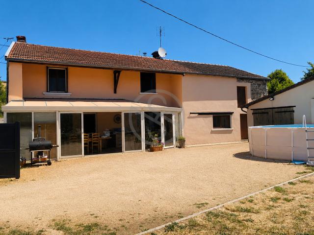 Maison vente à Croix de Mission, Matour