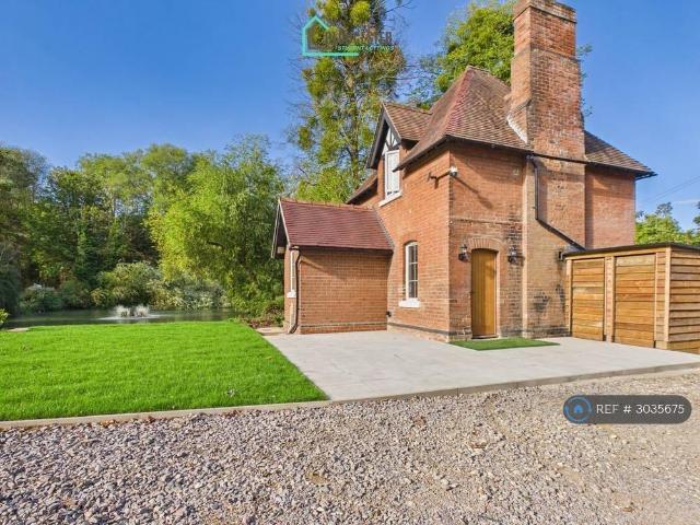House for rent in Sneedhams Green, Gloucester