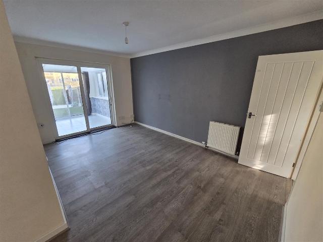 House for rent in Sneedhams Green, Gloucester