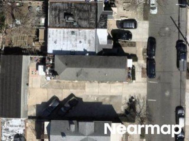 House for sale in The Bronx, Arverne