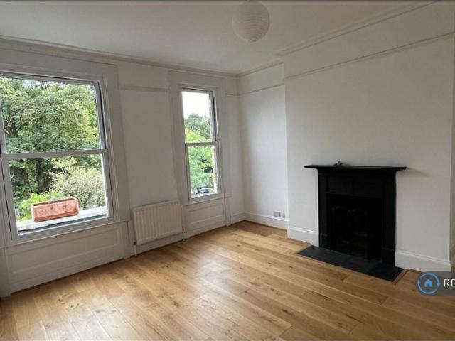 House for rent in London Borough of Ealing, Greater London